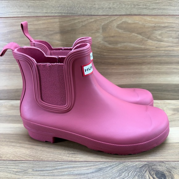 Hunter Shoes - Hunter Chelsea Boots Pink Matte 8 EU 39 Waterproof Modern Minimalist Rain Casual